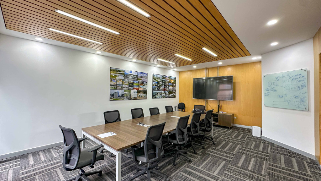 Venta de edificio de oficinas de cuatro niveles, ubicado en la Calle 62 con Carrera Séptima